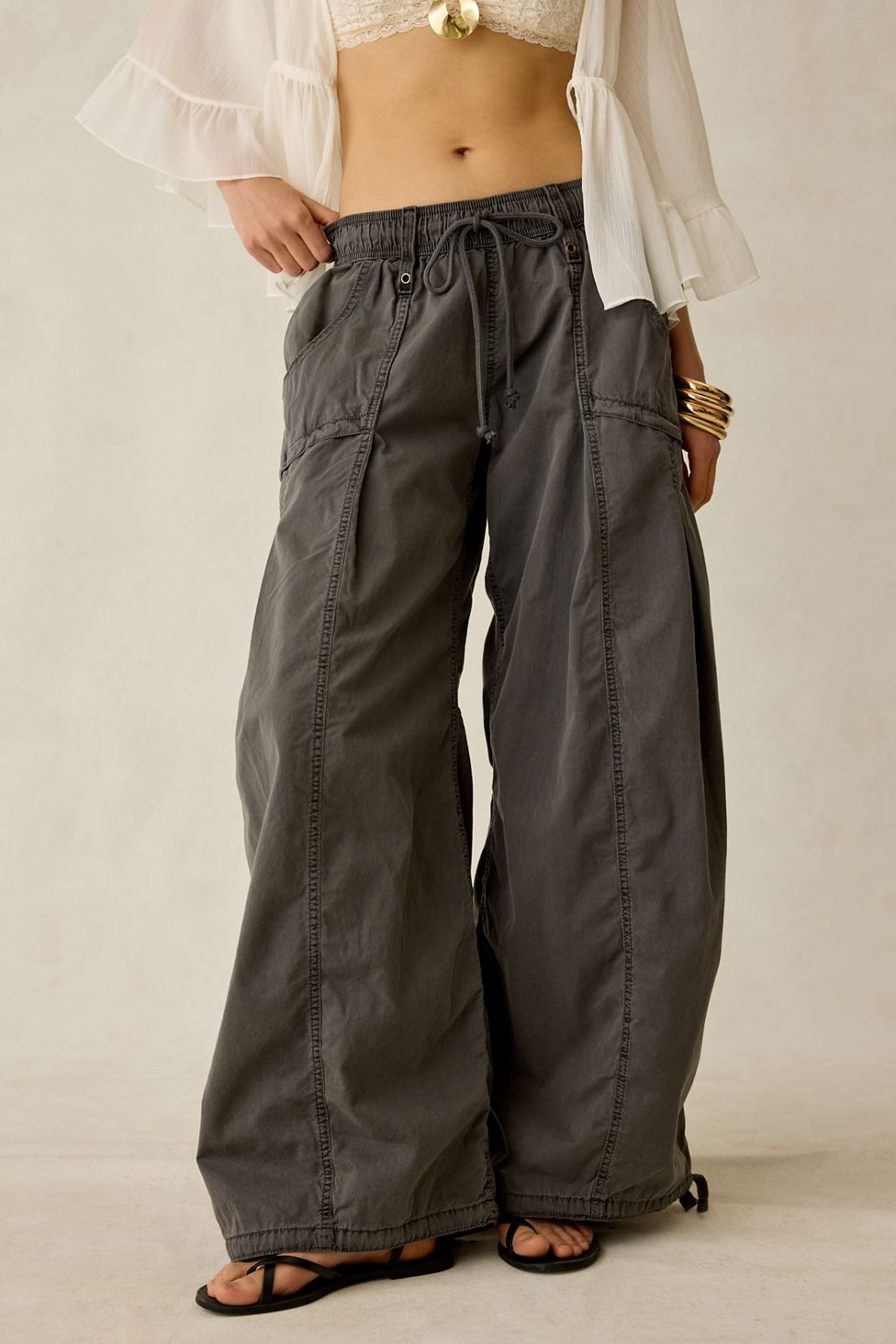 BDG Sunridge Mid-Rise Cargo Balloon Pants