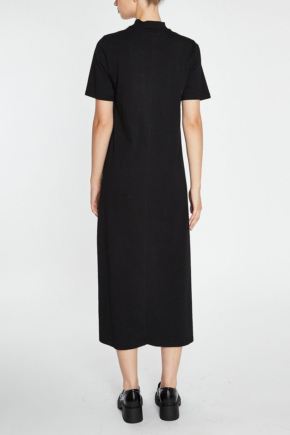 Glamorous Minimalist Mockneck Short Sleeve Midi Dress