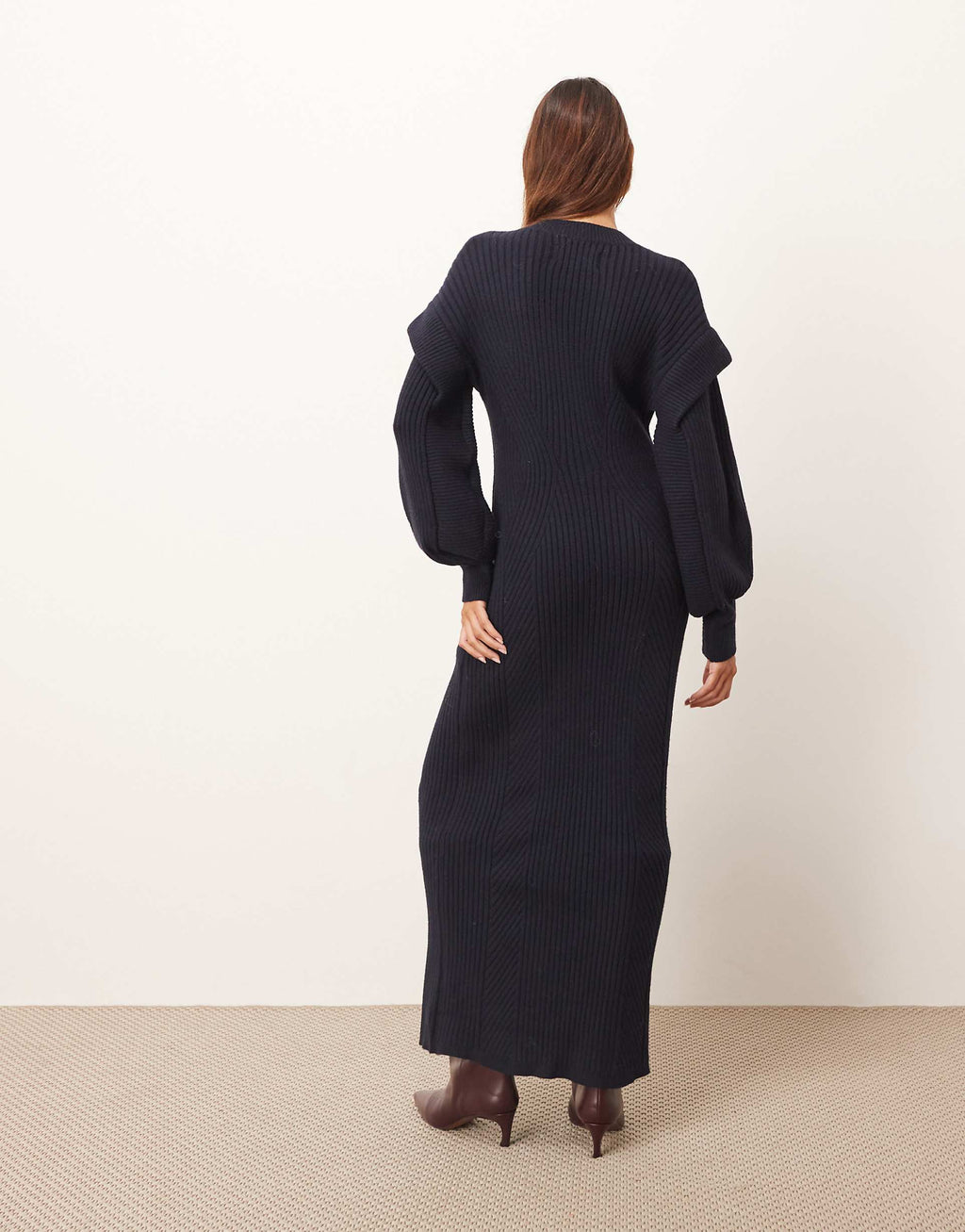 ARRANGE rib knit v neck maxi dress with shoulder detailing in navy