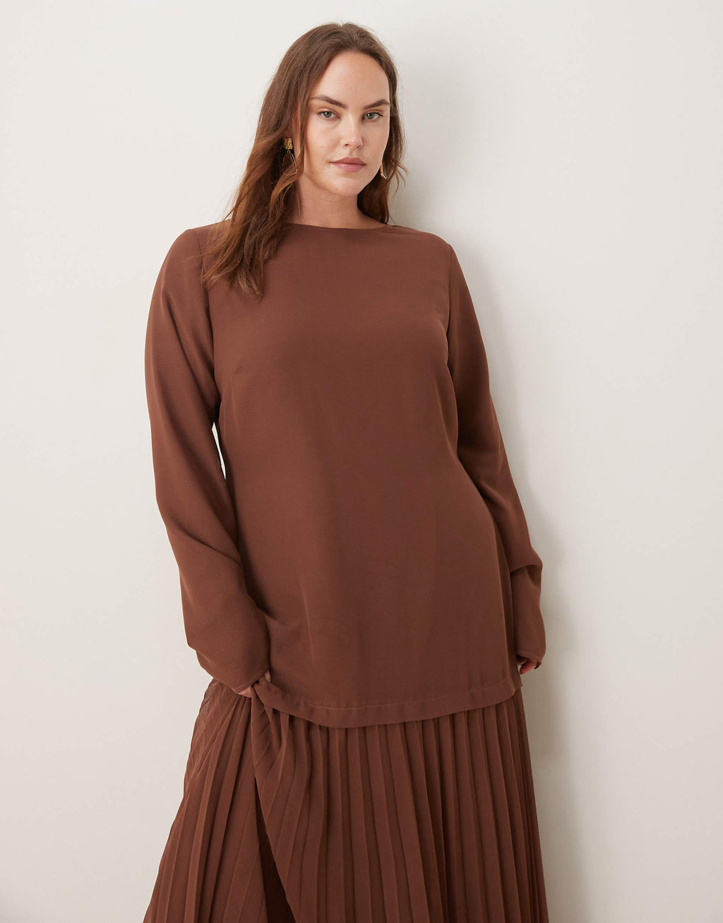 ASOS DESIGN Curve long sleeved pleated skirt maxi dress in chocolate
