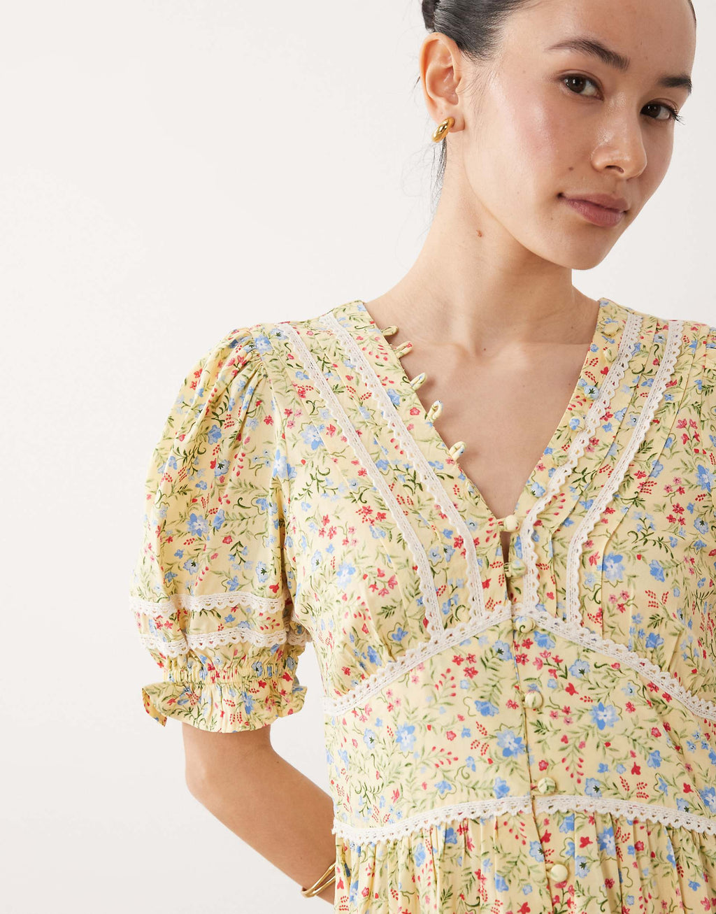 Nobody's Child Petite Saffy midi dress in lemon floral