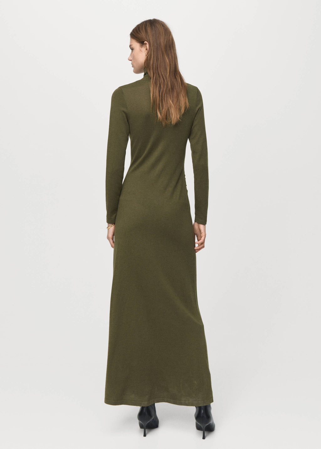 Turtleneck knitted dress with brooch