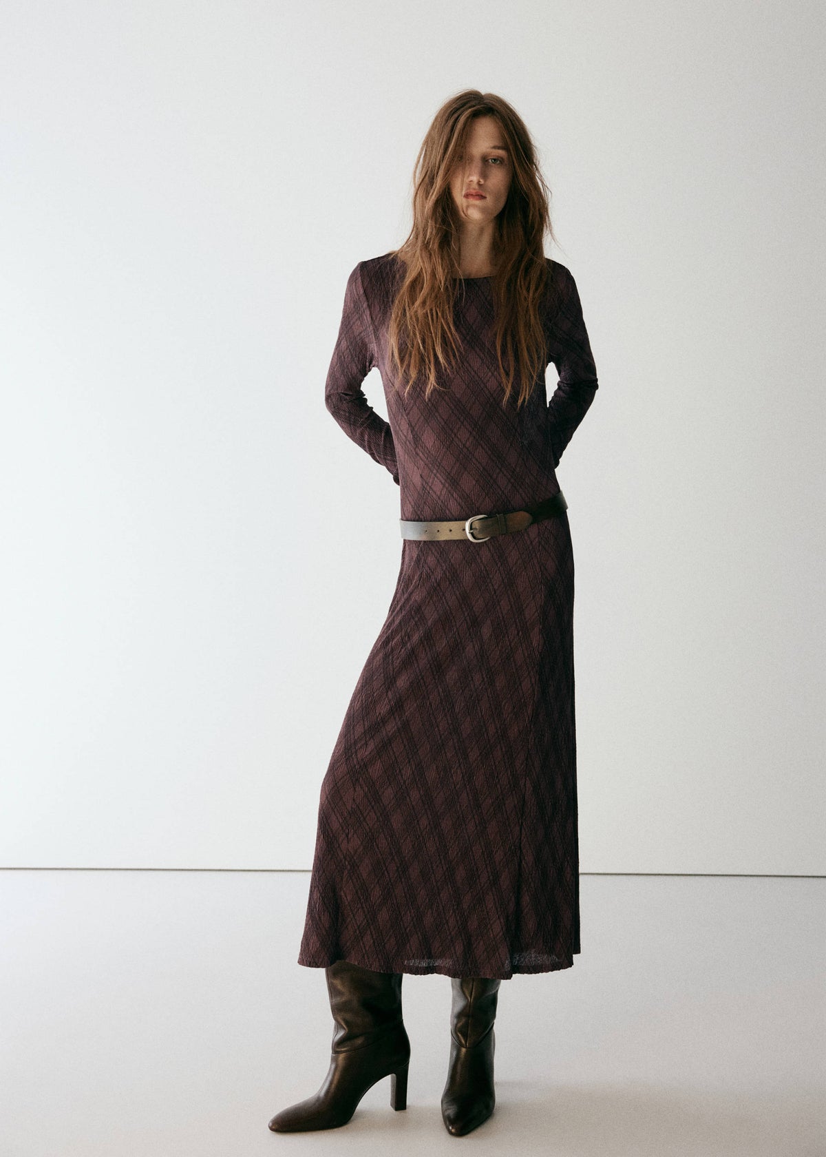 Long-sleeve plaid dress