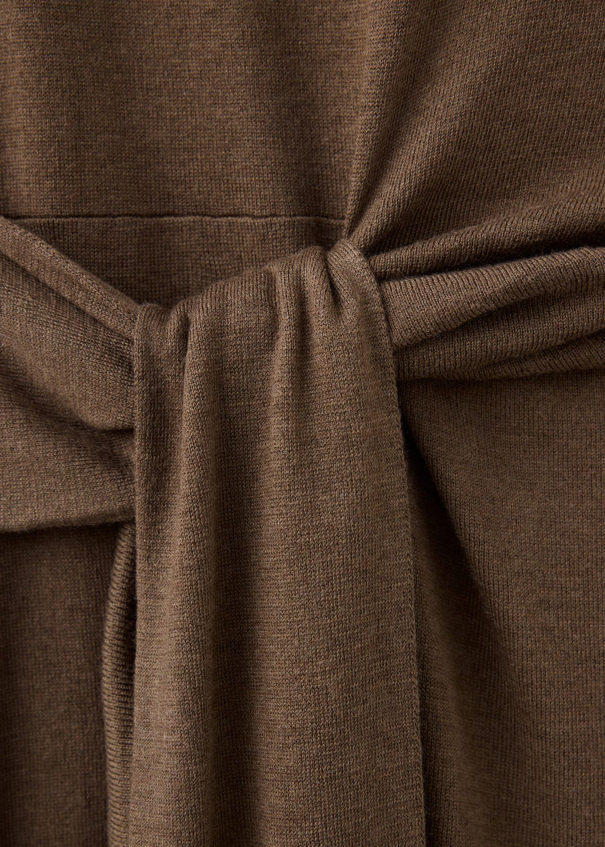 Knit dress with tie detail