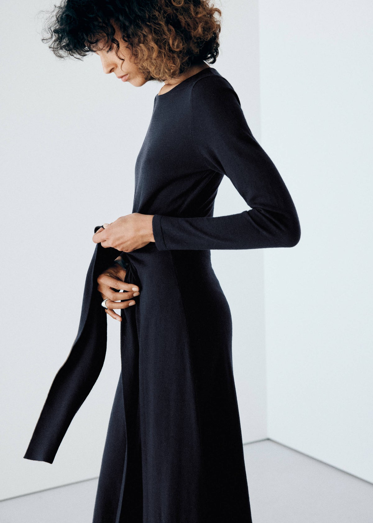 Knit dress with tie detail
