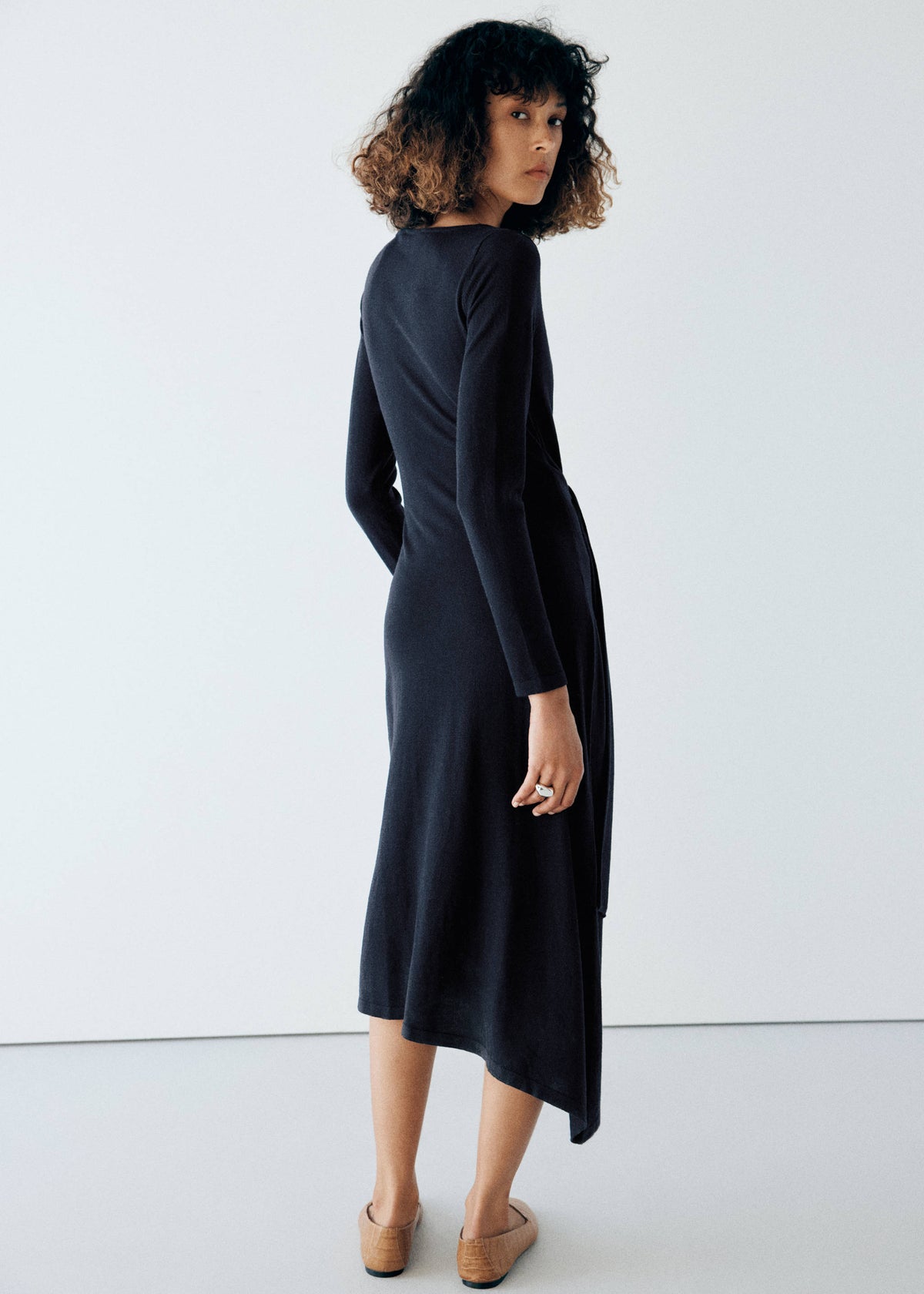 Knit dress with tie detail