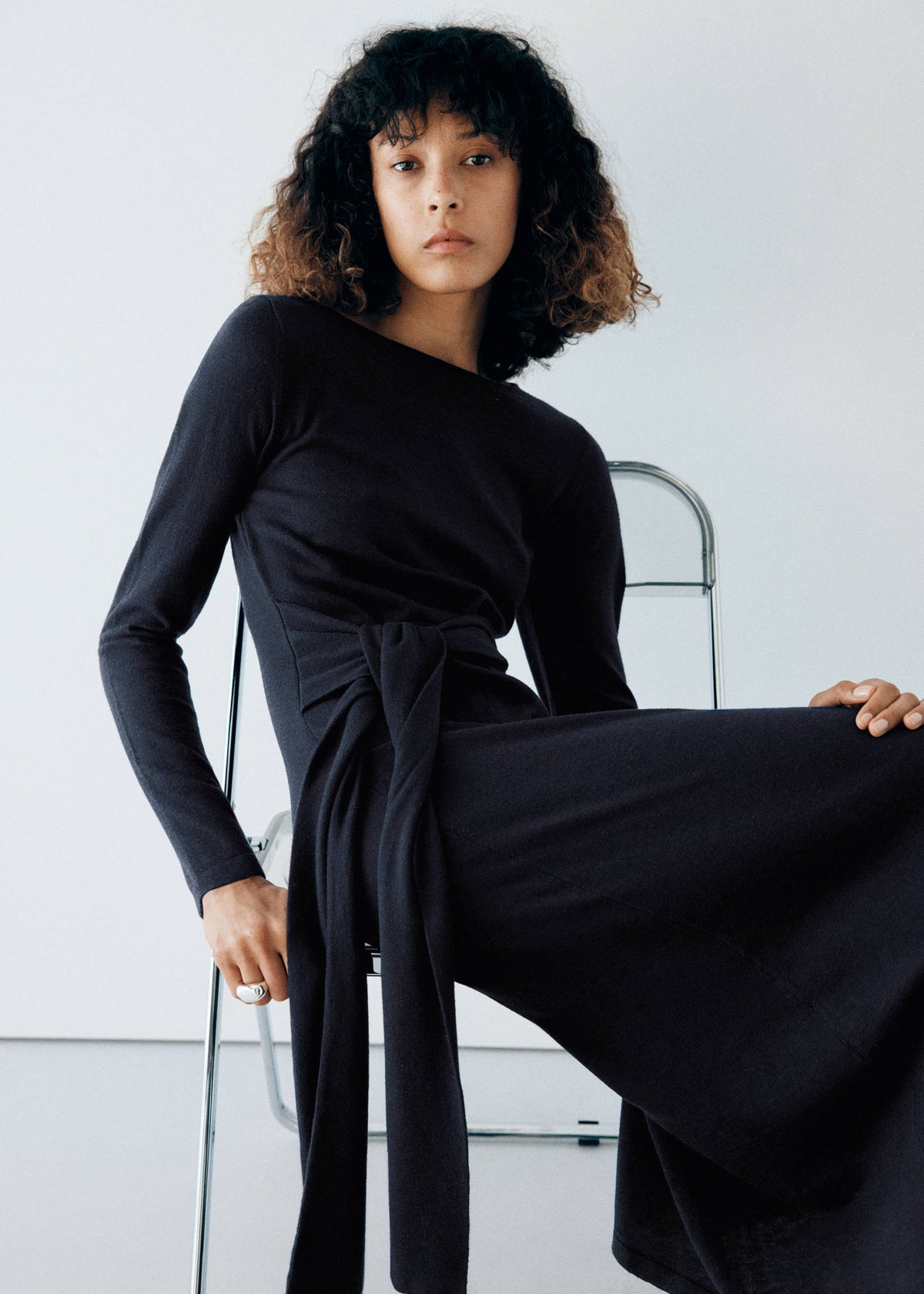 Knit dress with tie detail