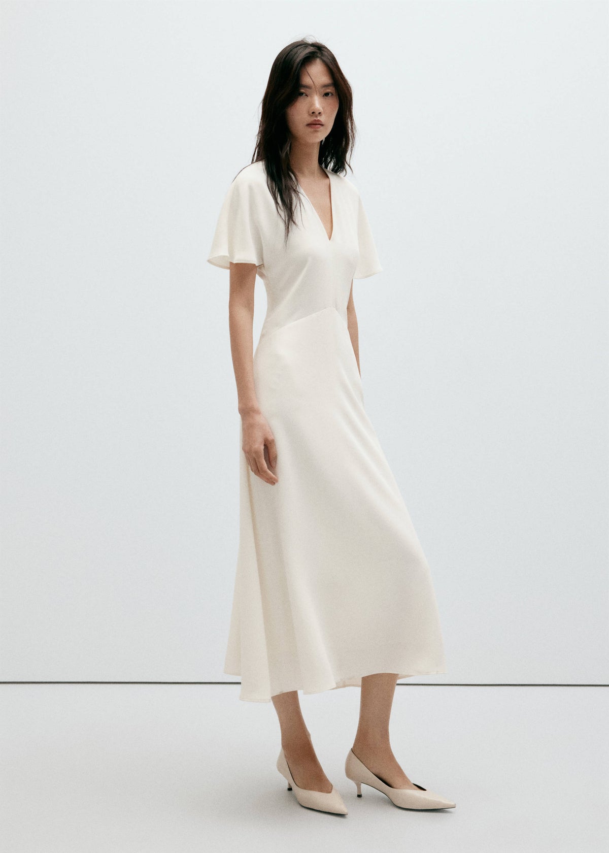 V-neck short-sleeve dress
