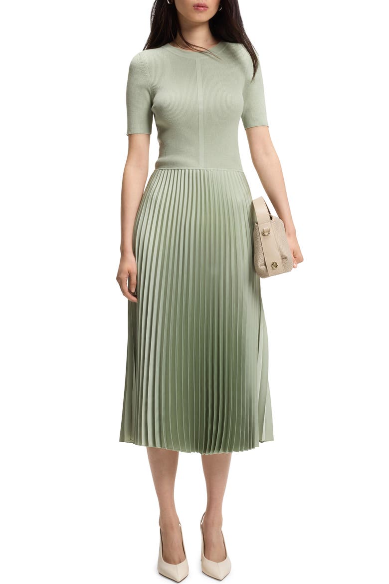 Fadridi Short Sleeve Pleated Midi Dress