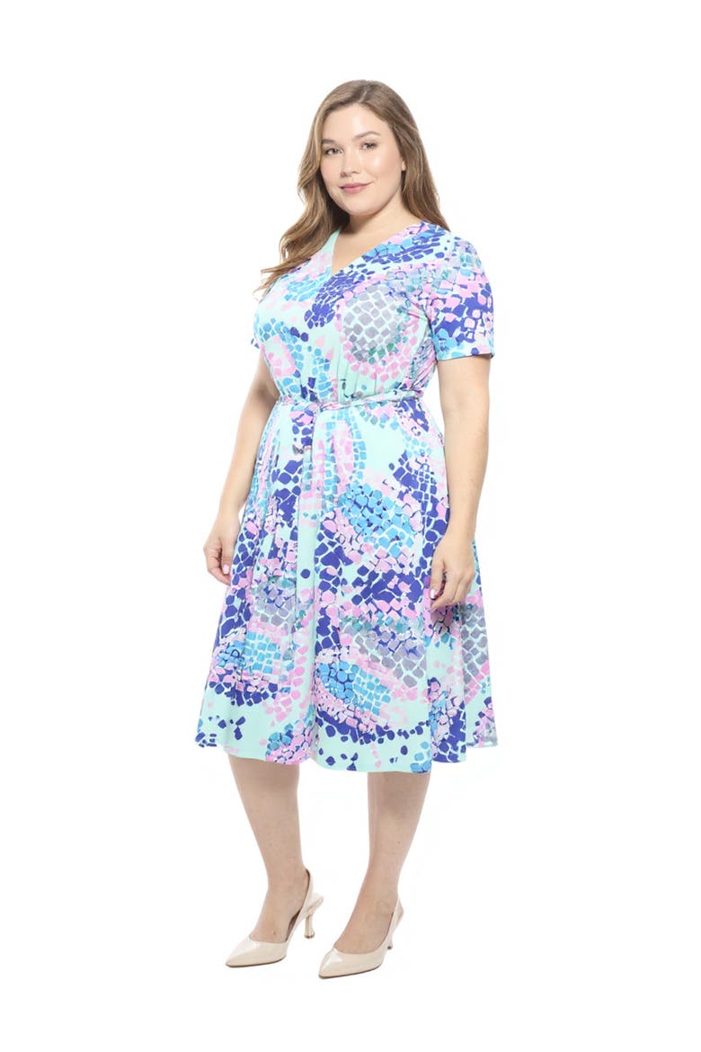 Curvy Essential V-Neck Short Sleeve A-Line Midi Dress
