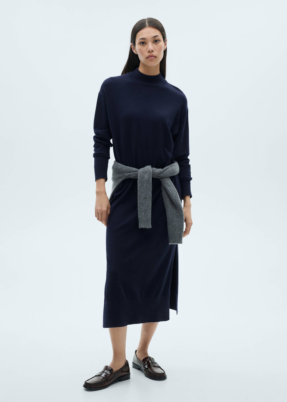 Round-neck knitted dress