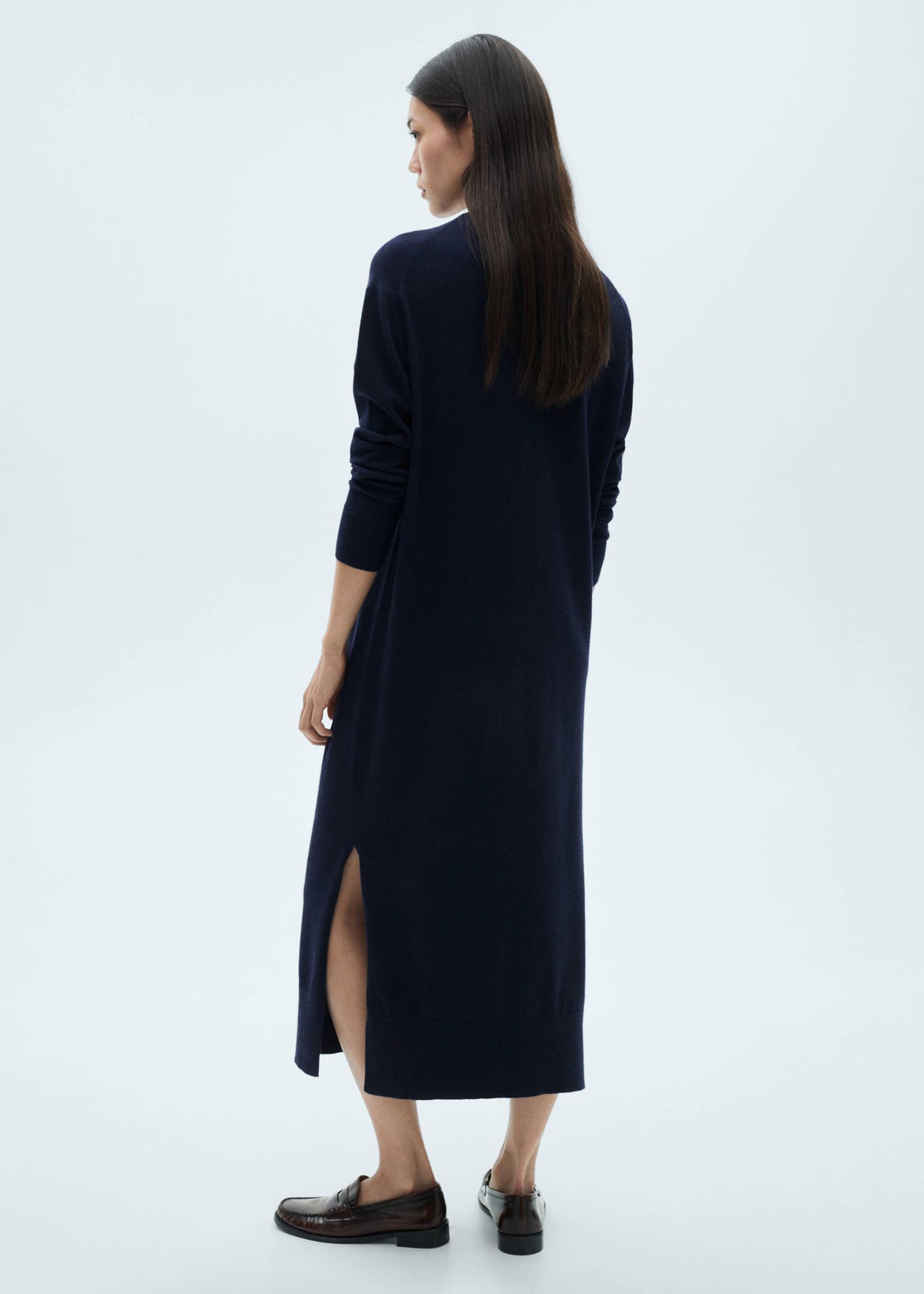 Round-neck knitted dress