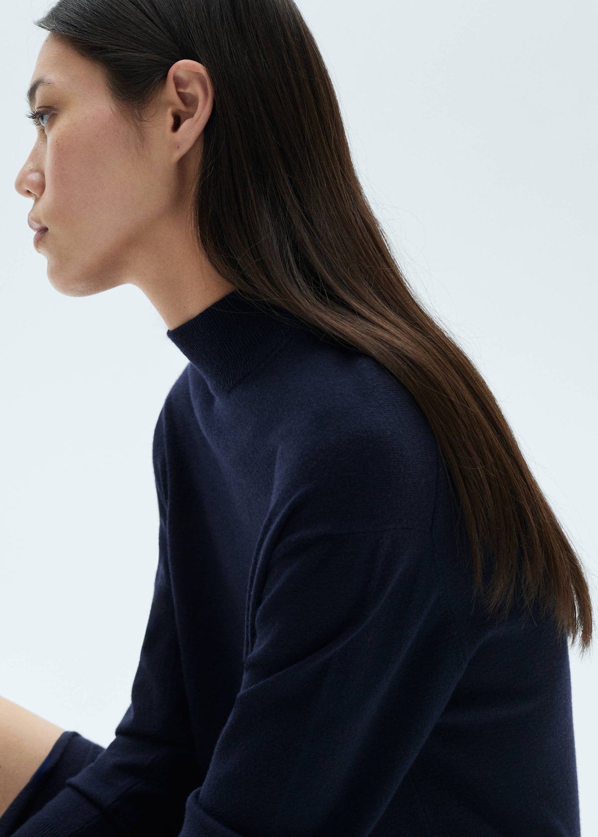 Round-neck knitted dress