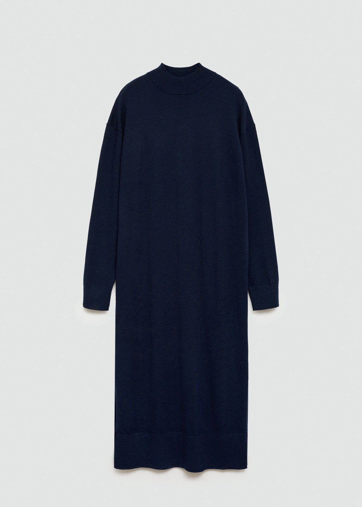 Round-neck knitted dress