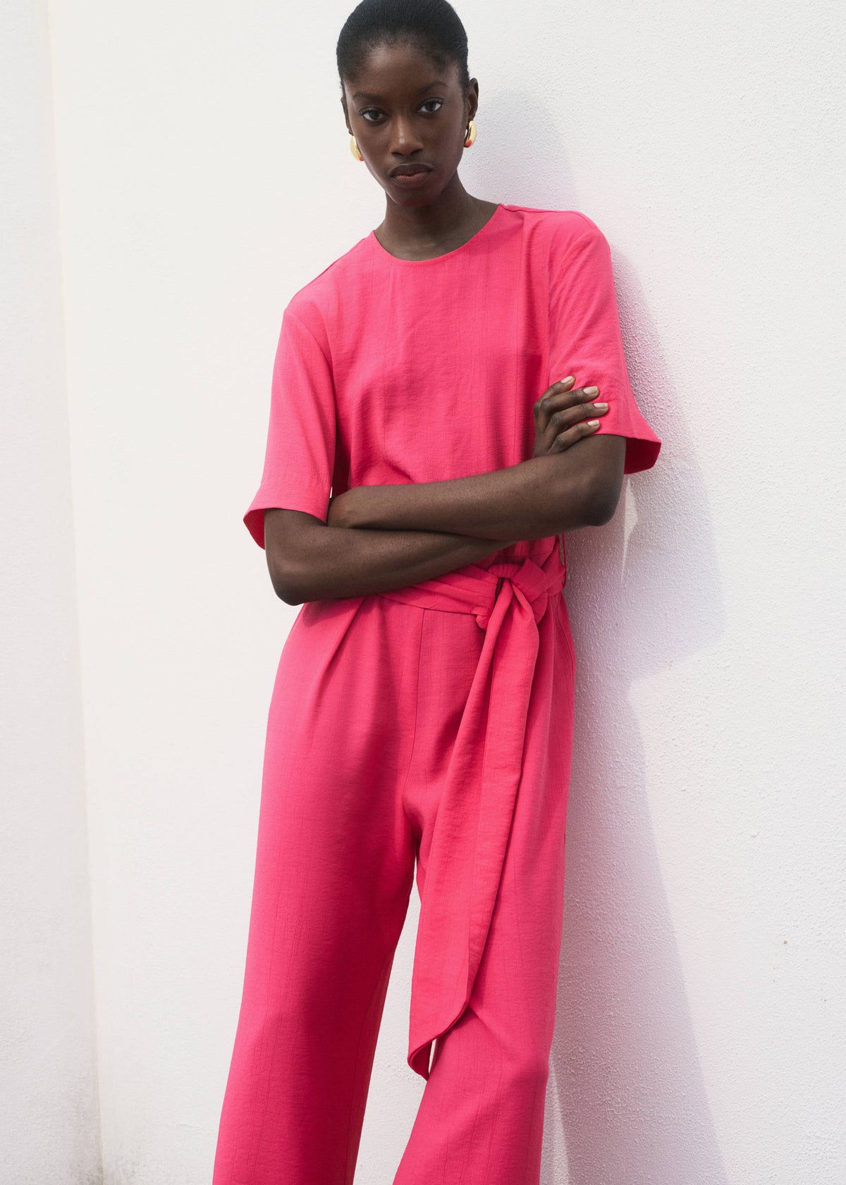 Straight-fit short-sleeved jumpsuit with belt