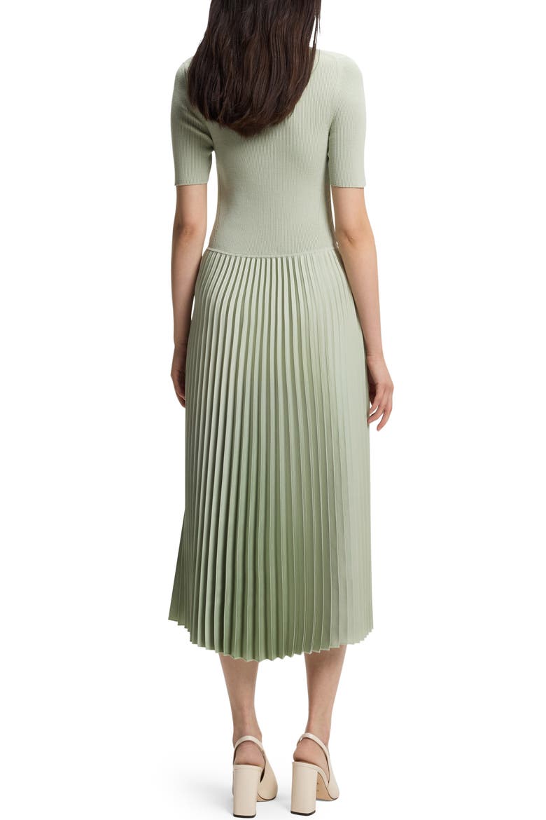 Fadridi Short Sleeve Pleated Midi Dress