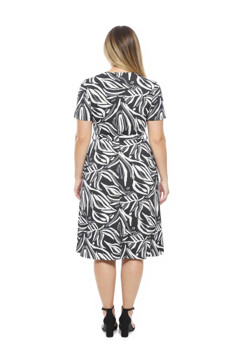 Curvy Essential Abstract V-Neck Short Sleeve A-Line Midi Dress