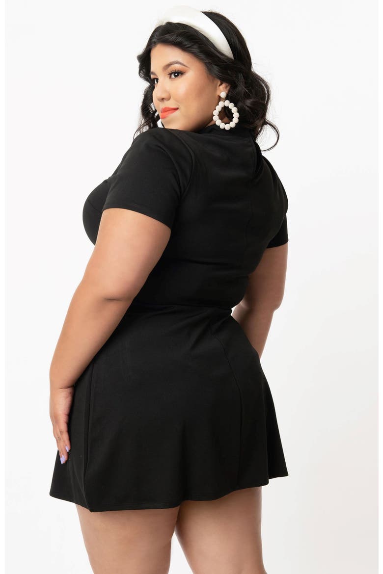 Plus Size Mock Neck Short Sleeve Wave Maker Shift Dress