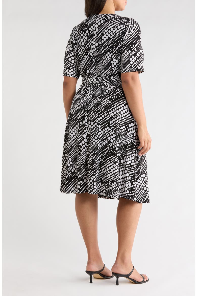 Short Sleeve Colorblock Shift Dress