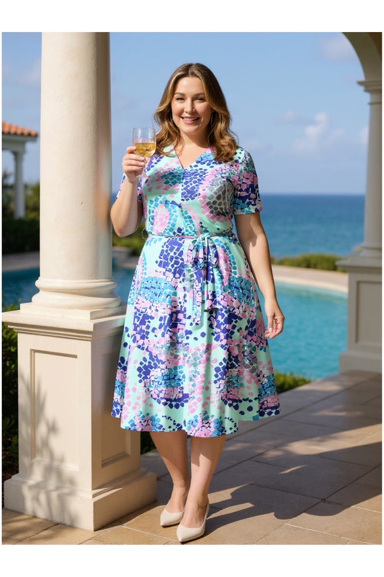 Curvy Essential V-Neck Short Sleeve A-Line Midi Dress