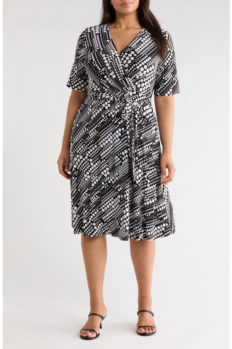 Short Sleeve Colorblock Shift Dress